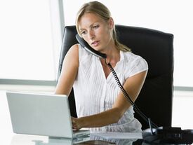 Sjedeći rad i držanje telefona rame - uzroci cervikalne osteohondroze