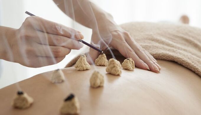 Zagrijavanje bioaktivnih točaka na leđima za osteohondrozu